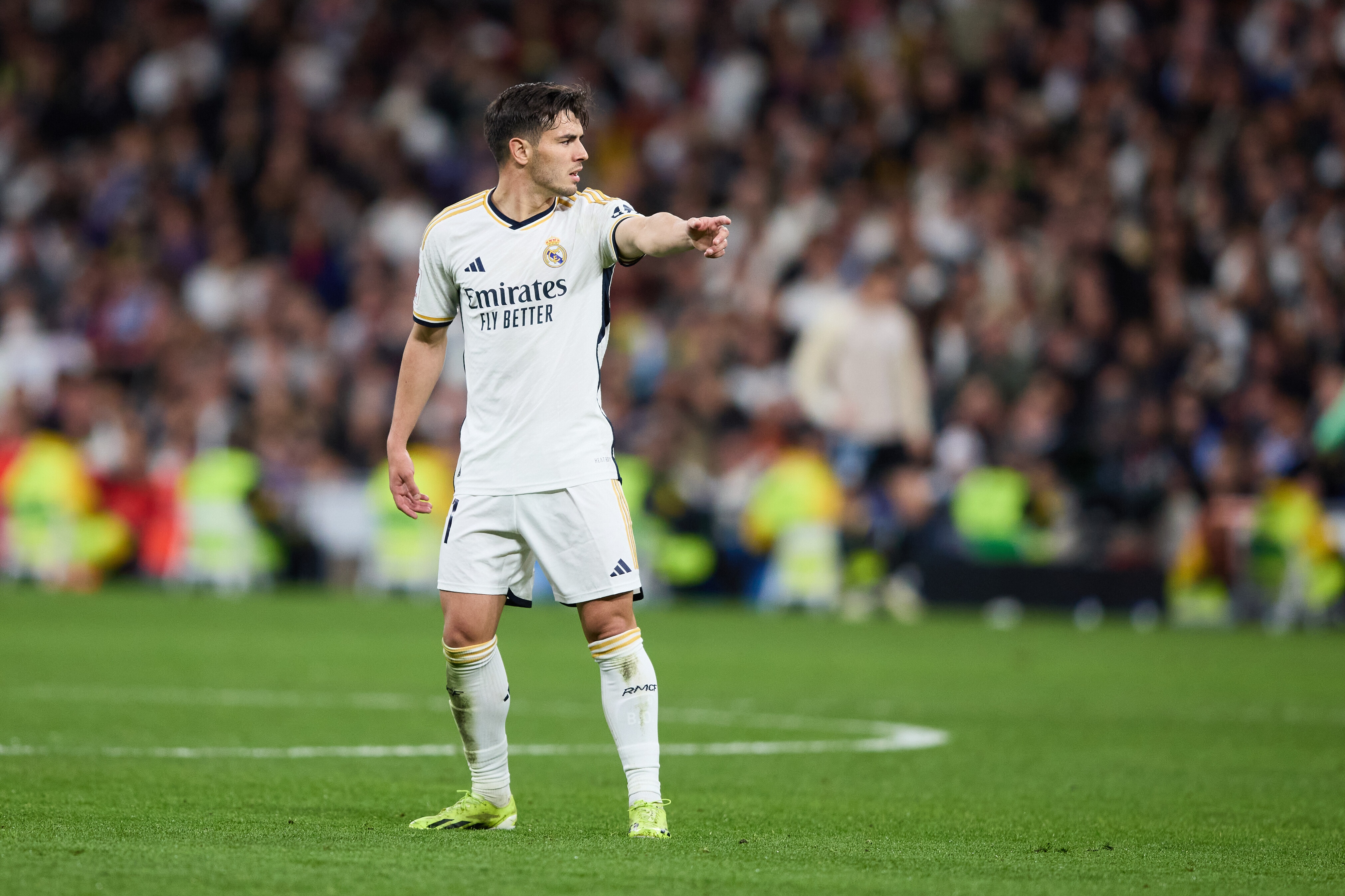 世界杯高清直播-记者：阿森西奥、罗德里戈、迪亚斯参与皇马今日正常训练